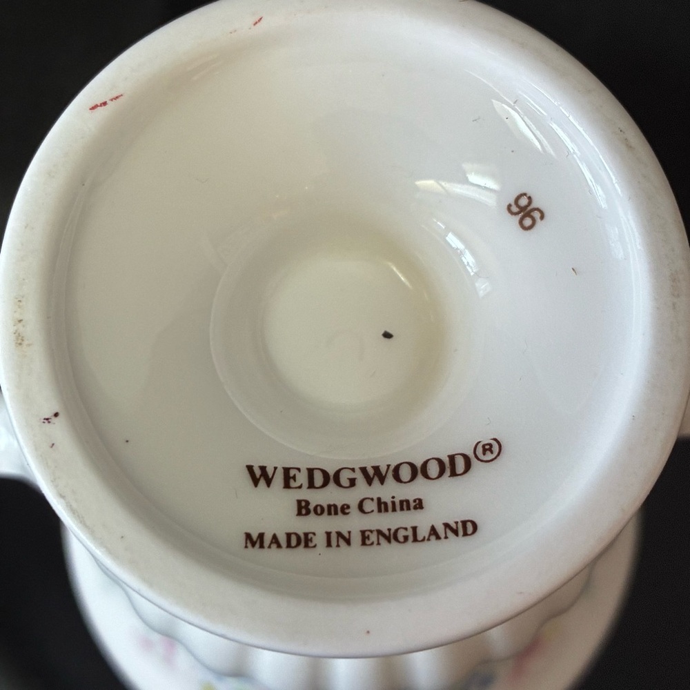 Wedgwood Vintage Angela Bone China Small Urn Bud Vase Toothpick Holder - Picture 7 of 9